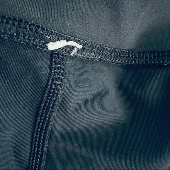 Lululemon Soulcycle capri leggings color black size 4 excellent condition - Picture 7 of 7